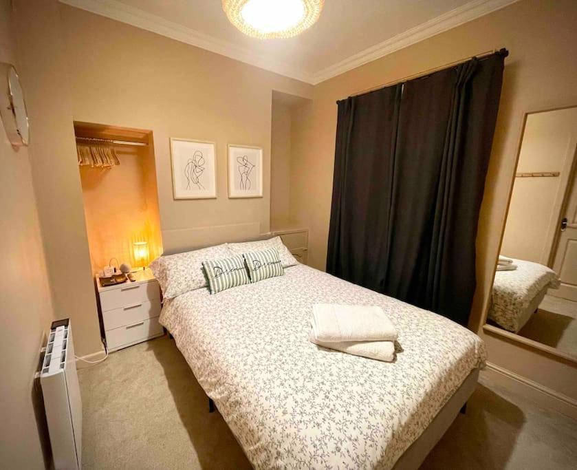 Newly Refurbished, Central Apartment With Permit Parking Бат Экстерьер фото
