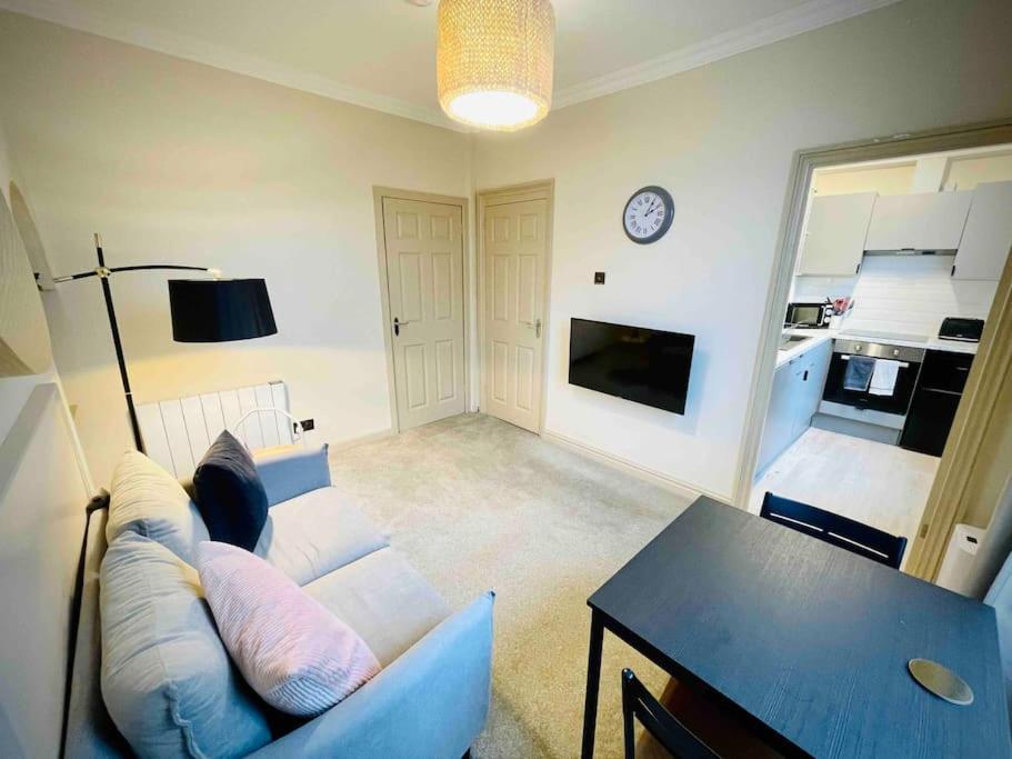 Newly Refurbished, Central Apartment With Permit Parking Бат Экстерьер фото